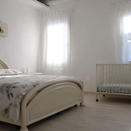 Apartment With Terrace In Chioggia'S Main Square Bagian luar foto