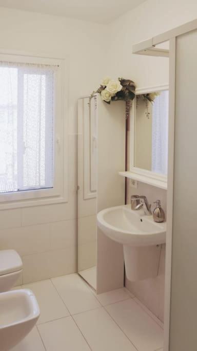 Apartment With Terrace In Chioggia'S Main Square Bagian luar foto