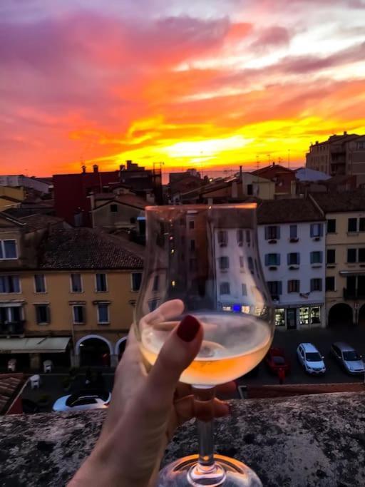 Apartment With Terrace In Chioggia'S Main Square Bagian luar foto