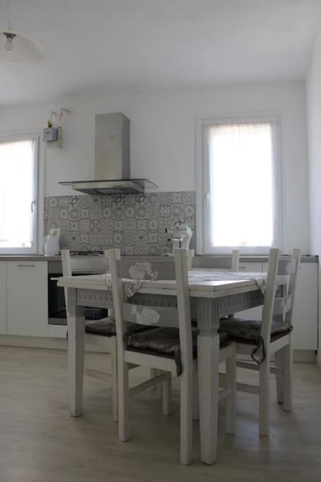 Apartment With Terrace In Chioggia'S Main Square Bagian luar foto