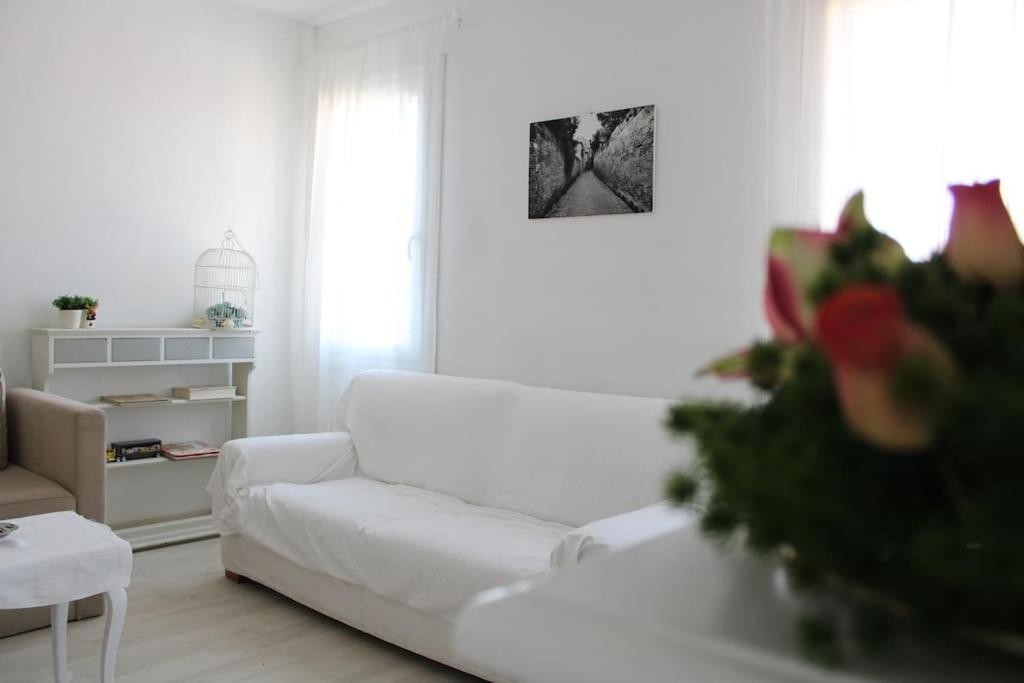 Apartment With Terrace In Chioggia'S Main Square Bagian luar foto