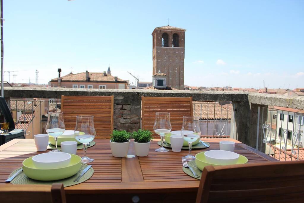 Apartment With Terrace In Chioggia'S Main Square Bagian luar foto