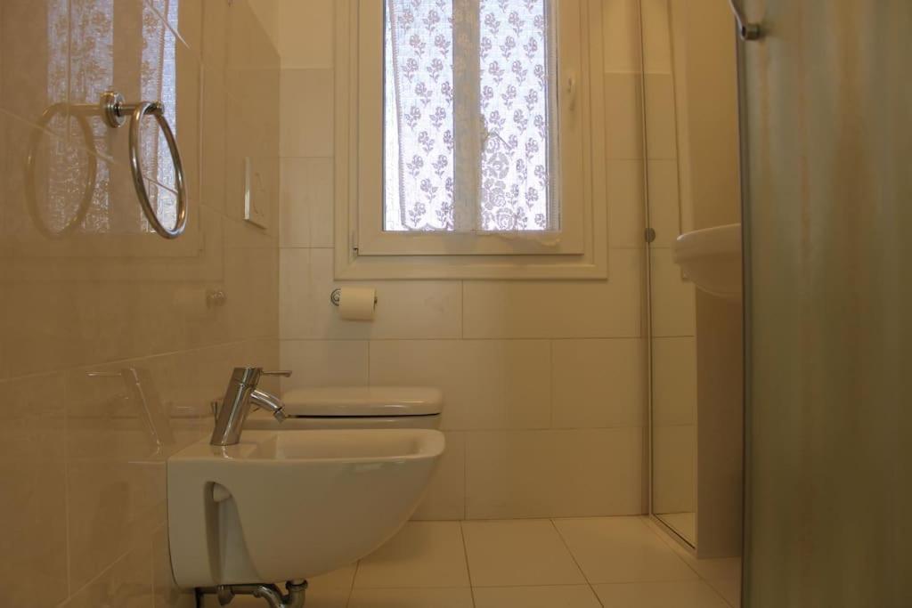 Apartment With Terrace In Chioggia'S Main Square Bagian luar foto